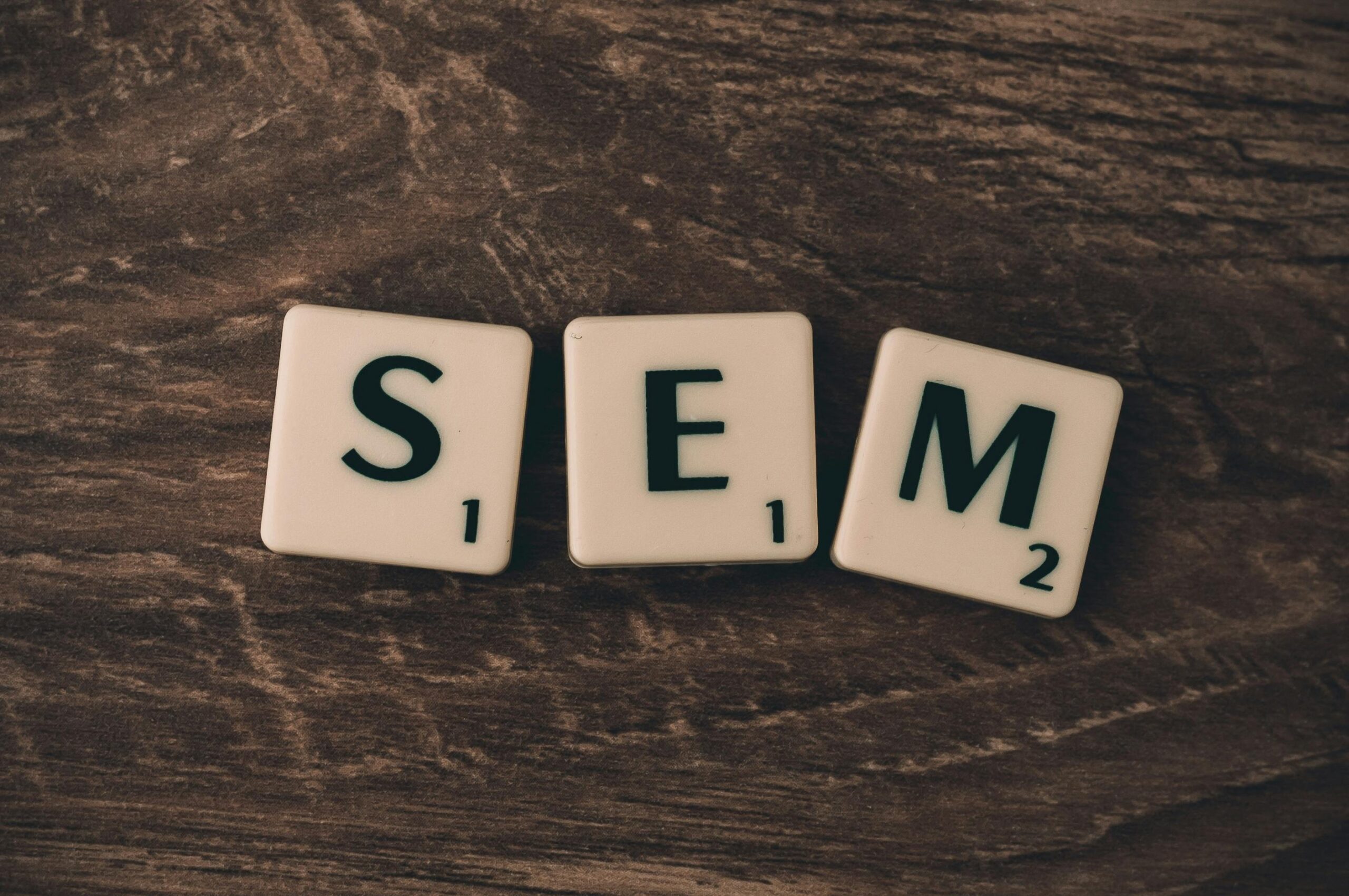 Drei Weiße S , E Und M Scrabble Kacheln